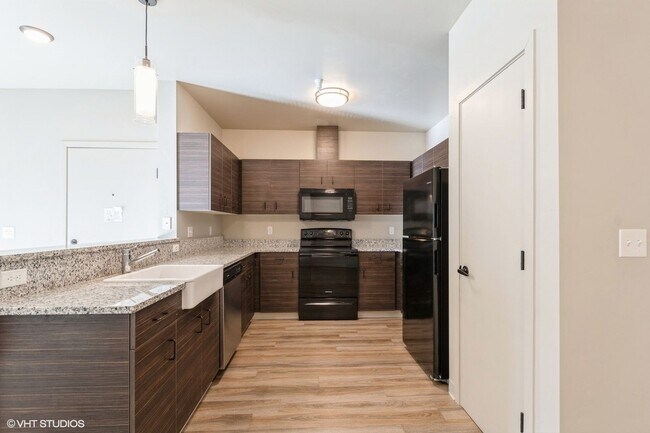 Building Photo - 2 Bed 2 Bath Apartment!