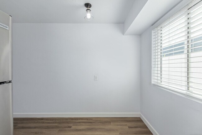 Interior Photo - Vara