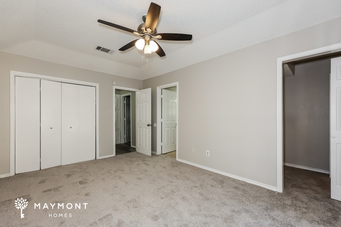 Building Photo - 1009 Woodridge Dr