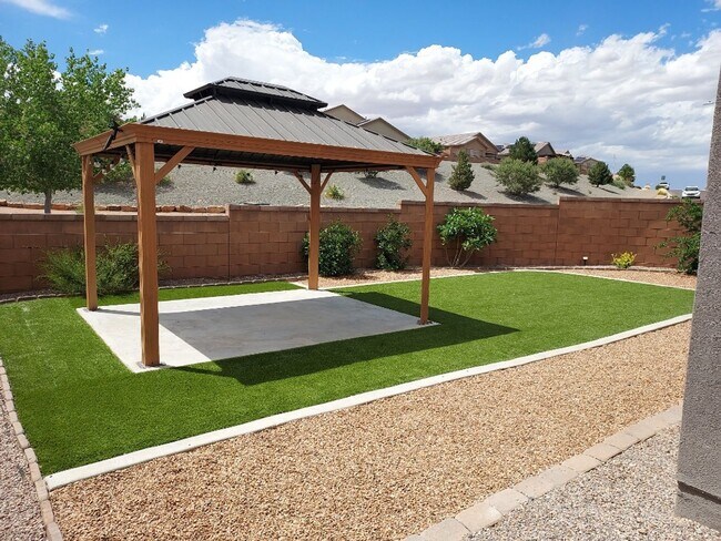 Building Photo - Charming 3-bedroom, 2-bath home in Los Lunas, NM