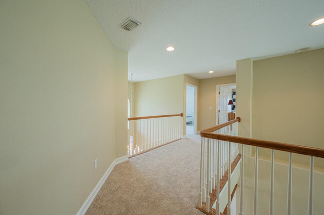 Building Photo - 500 Hidden Hollow Dr