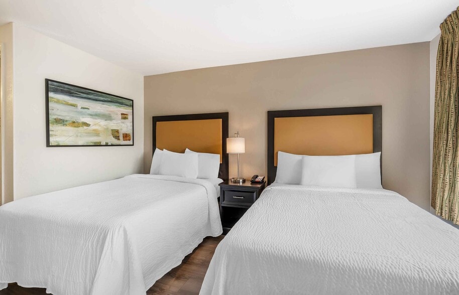 Building Photo - Furnished Studio-Tampa - Airport - N. Westshore Blvd.