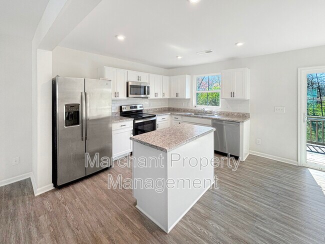 Building Photo - 219 Maple Frg Trl