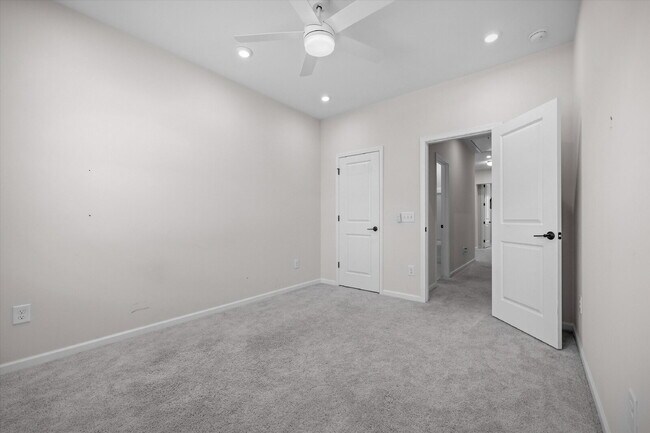 Building Photo - "Spacious 3-Bed Townhouse  with 2.5 Baths at 217 Brooks Springs Drive, Fort Mill!"