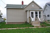 Building Photo - House- NW