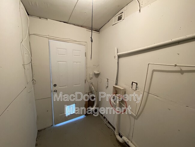 Building Photo - 531 Olde Greenwich Cir