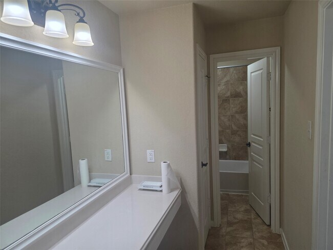 Building Photo - 2520 Garnetfield Ln