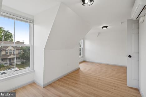 Building Photo - 9 W Hinckley Ave