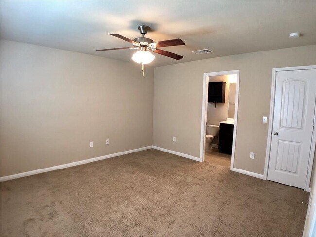 Building Photo - 205 Cane River Rd