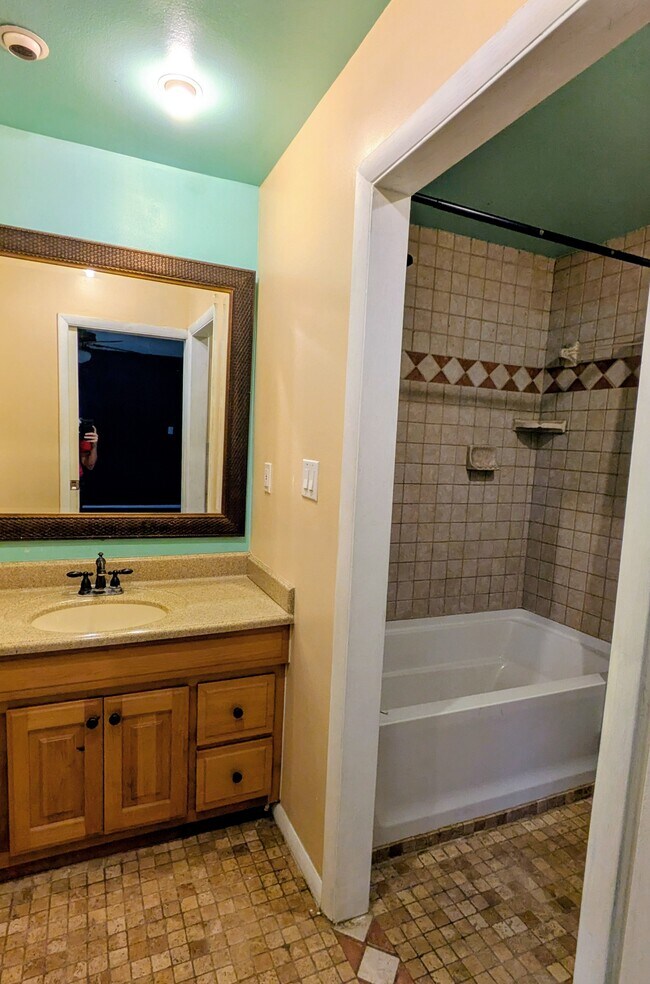 Building Photo - 4976 Oakbrooke Pl