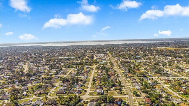 Building Photo - 820 Westbrook Terrace