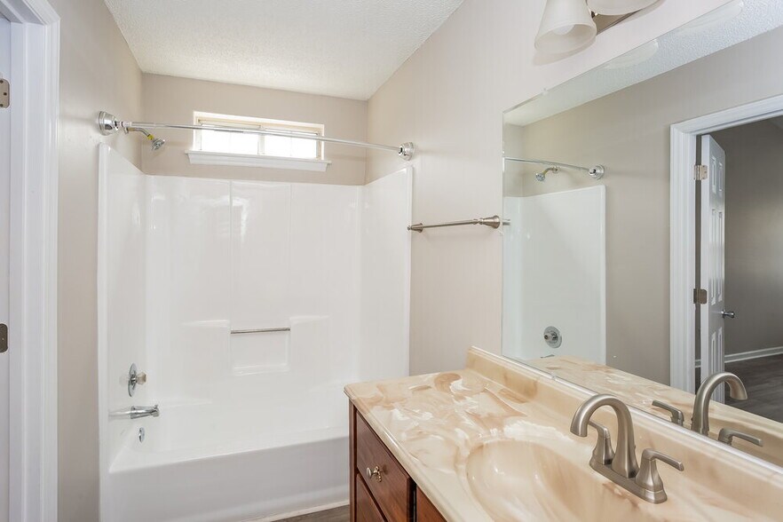 Building Photo - 9501 Vera Jones Ln