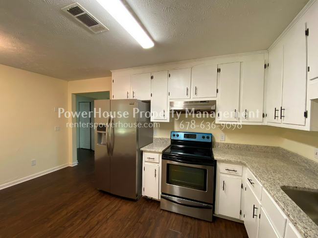 Building Photo - 2 Bedroom, 2 bath condo fourplex in Lawren...