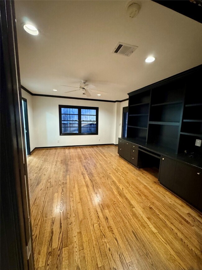 Building Photo - 3805 Piping Rock Ln