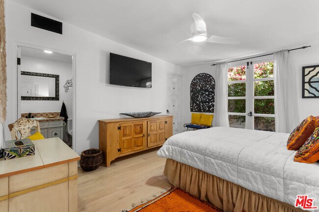 Building Photo - 2231 S Caliente Dr