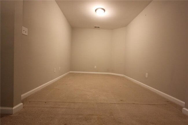 Building Photo - 1260 Elderwood Way