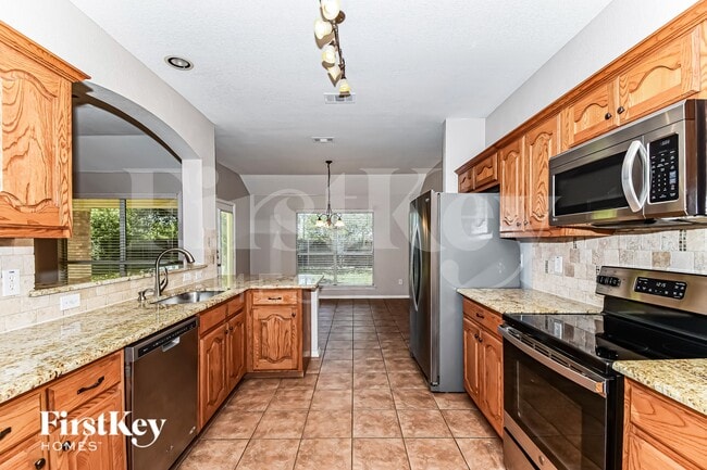 Building Photo - 2103 Cardinal Dr