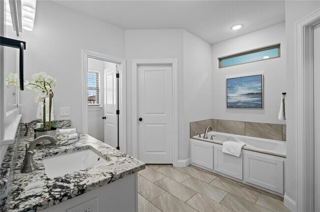 Building Photo - 230 Bequette Ln