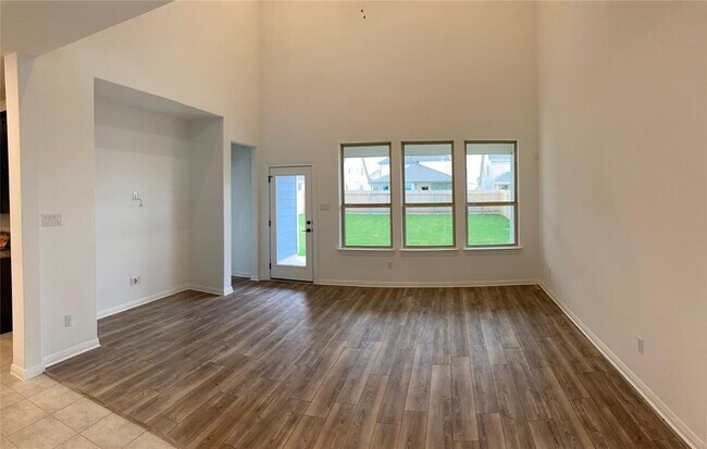 Building Photo - 110 White Aster Ct