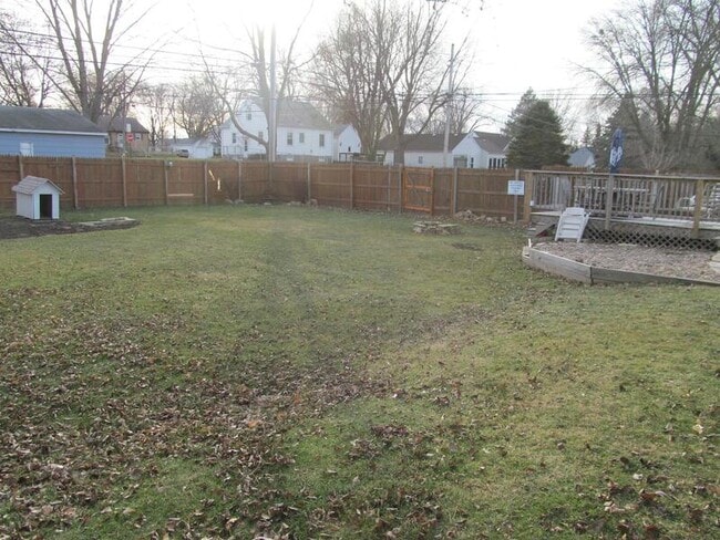 Building Photo - 655 36th St NE