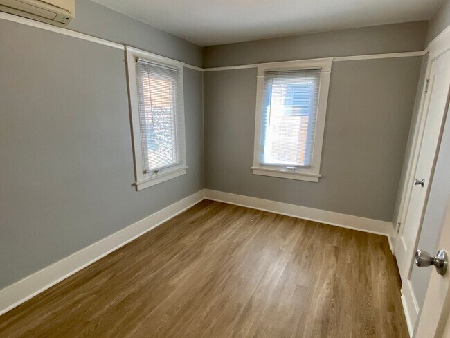 Building Photo - 2315-2317 State Street