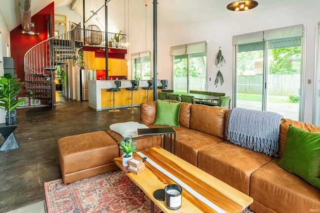 Building Photo - 612 N Kerry Dr