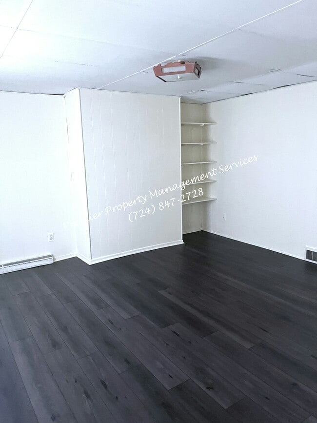 Building Photo - 600 8th St