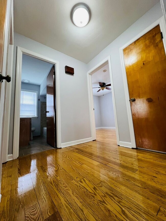 Building Photo - Elegant Kenosha Single Family Home with Chef’s Kitchen and Two-Car Garage