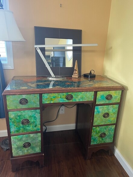 Custom desk - 4824 San Francisco Dr NE