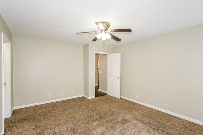 Building Photo - 914 Celeste Ct