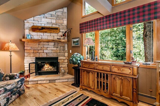 Building Photo - Classic Vail Retreat with 2 Kitchens, Loft Office, and 2-Car Garage