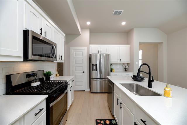 Building Photo - 222 Goosewood Dr