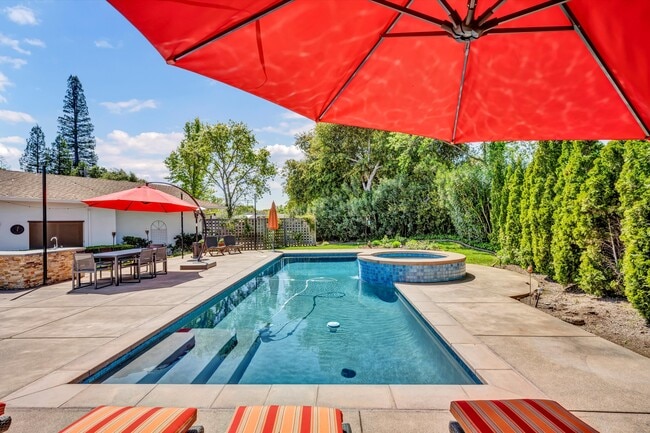 Building Photo - 1790 McKinley Rd