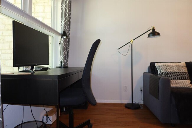 Building Photo - 3400 Speedway