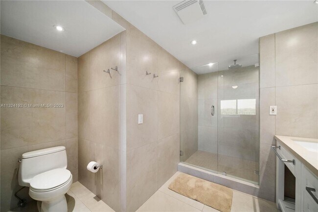 Building Photo - 155 Ocean Ln Dr