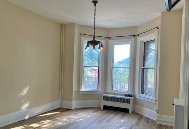 Building Photo - 2 Bed/2 Bath Historic Home with Storage, Porch & Deck, Pet Friendly