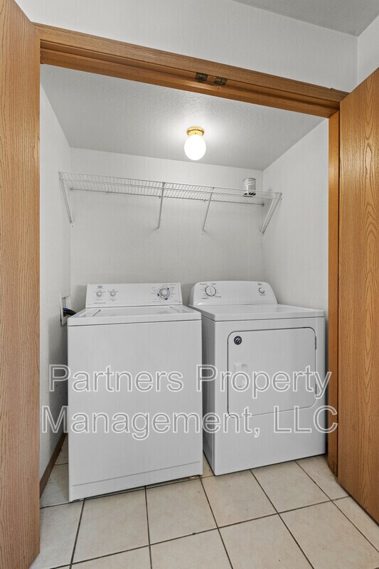 Building Photo - 888 S Curtis Ave