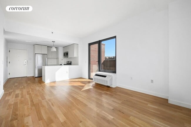 Building Photo - 123 Hope St