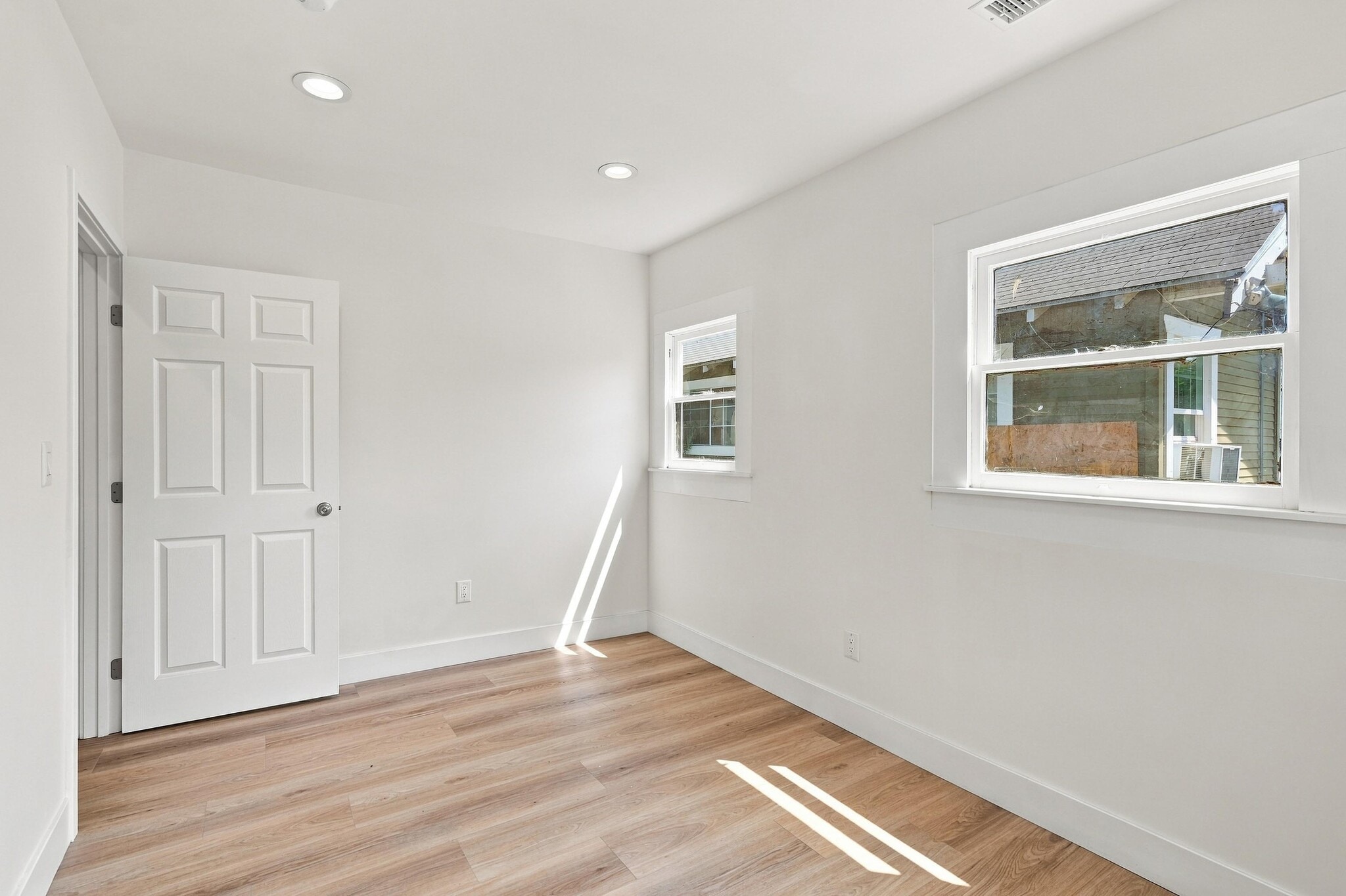 Building Photo - 3410 W 27th St