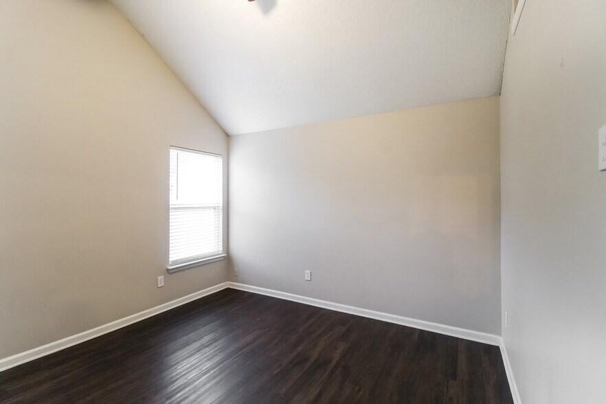 Building Photo - 4352 Arabian Way SW