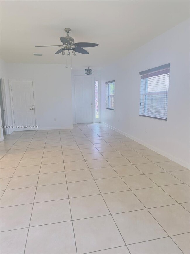 Building Photo - 3114 SE 3rd Dr