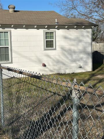 Building Photo - 418 Hallvale Dr