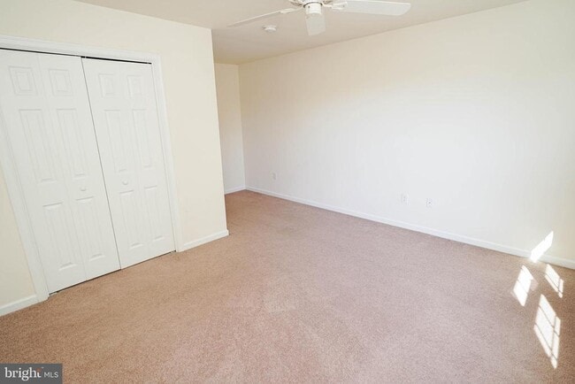 Building Photo - 403 Parkview Ct