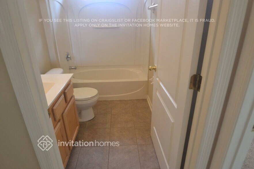 Building Photo - 3209 Wandering Oaks Dr