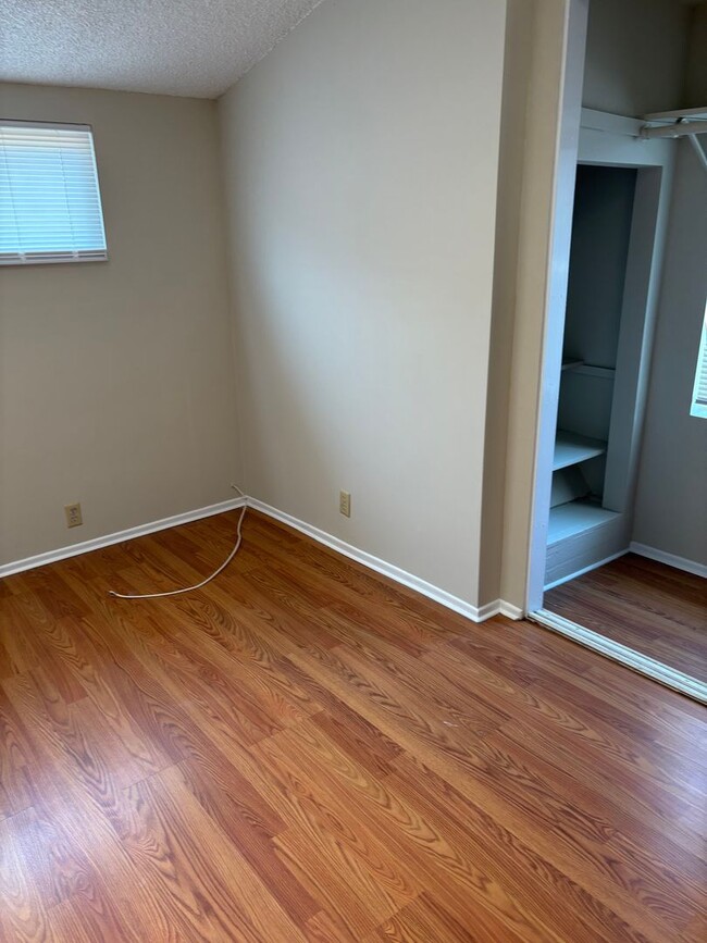 Building Photo - $1,895- ALL UTILITIES INCLUDED- BEAUTIFUL ...