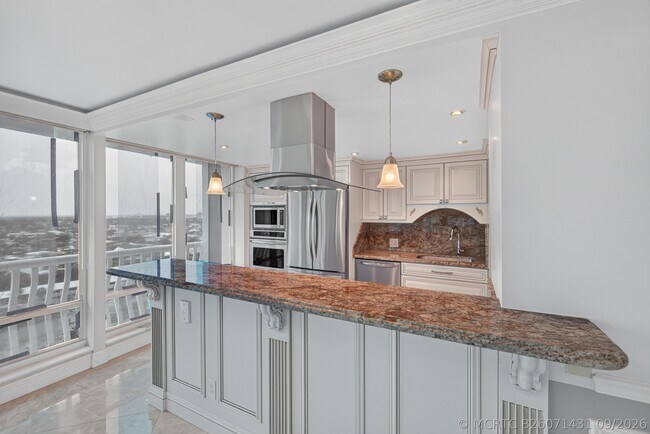 Building Photo - 4020 Galt Ocean Dr