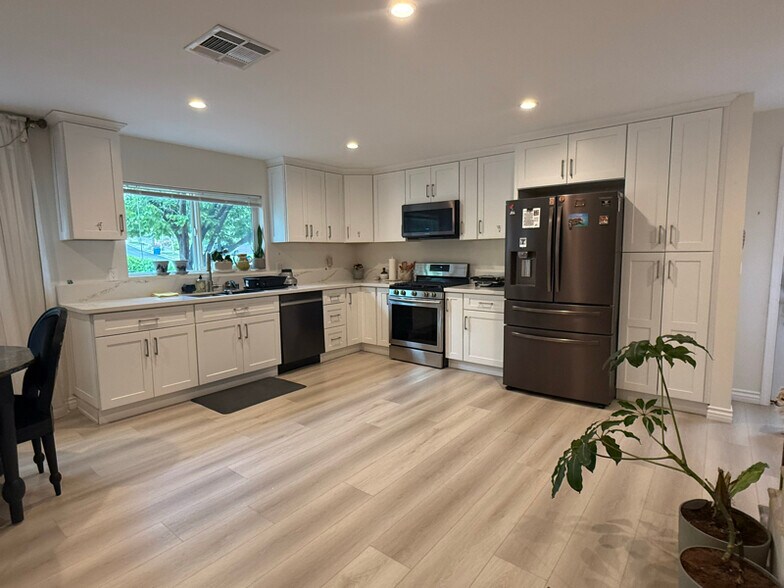 Building Photo - 5405 Ruthwood Dr