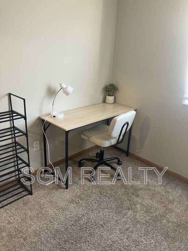 Building Photo - 1009 Belle Valley Dr