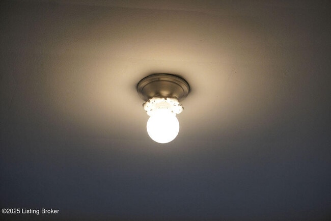 Building Photo - 1747 Harvard Dr