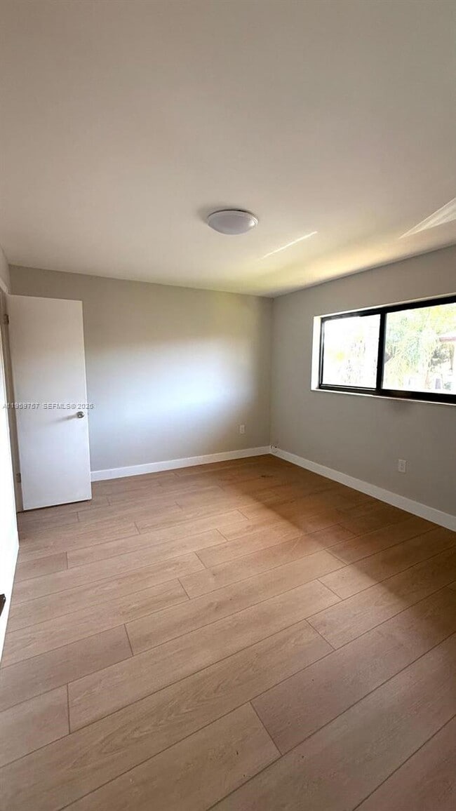 Building Photo - 110 SW 108th Ave